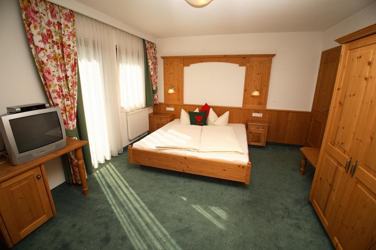 Ferienhof Lackner Ried im Zillertal Zimmer foto