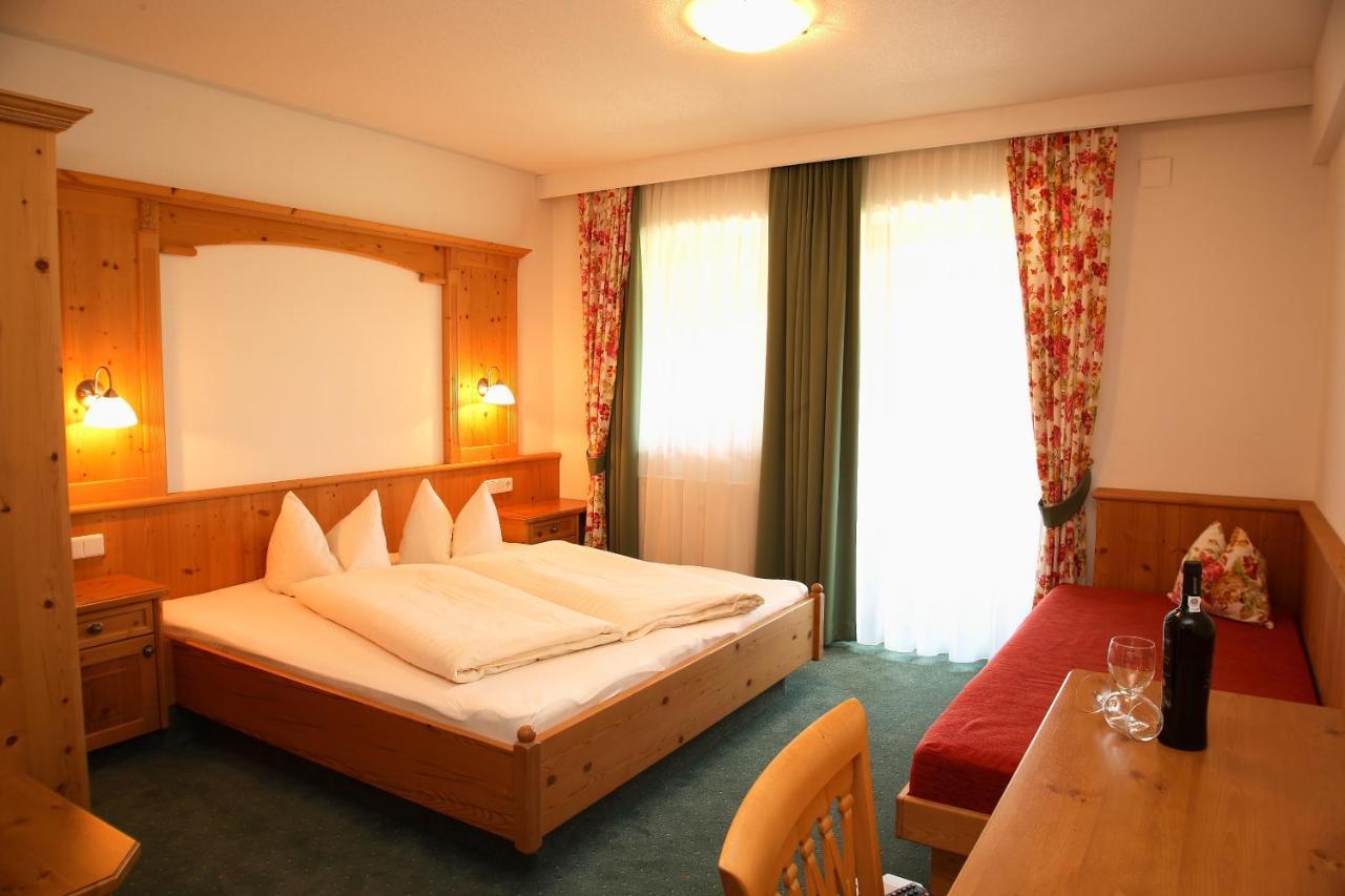 Ferienhof Lackner Ried im Zillertal Zimmer foto