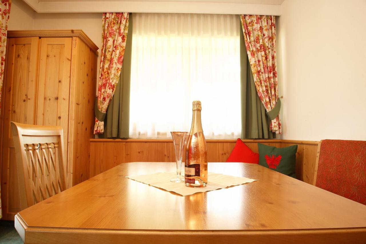 Ferienhof Lackner Ried im Zillertal Zimmer foto